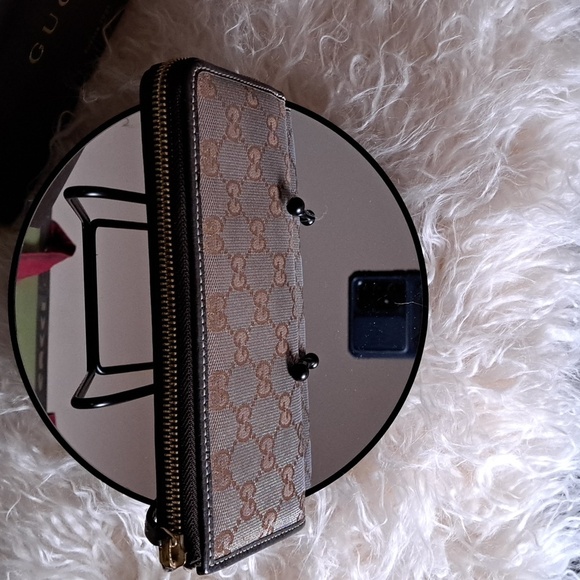 Gucci Vintage Metallic Zip Wallet EUC - Picture 5 of 16